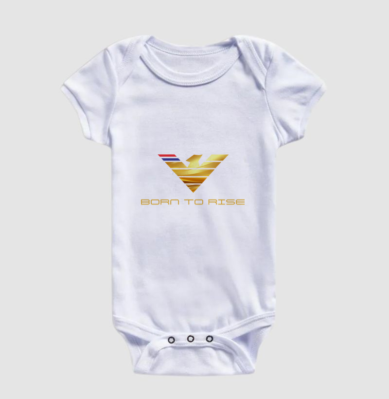 👑🦅 BORN TO RISE | A Grandeza de Quem Nasceu para Conquistar A estampa Born to Rise é uma verdadeira obra de arte que transmite poder, excelência e liderança. Com uma águia majestosa em dourado reluzente, símbolo universal de visão, liberdade e força, esta criação representa aqueles que não se contentam com o comum e estão sempre em busca de voos mais altos. - Imagem 3