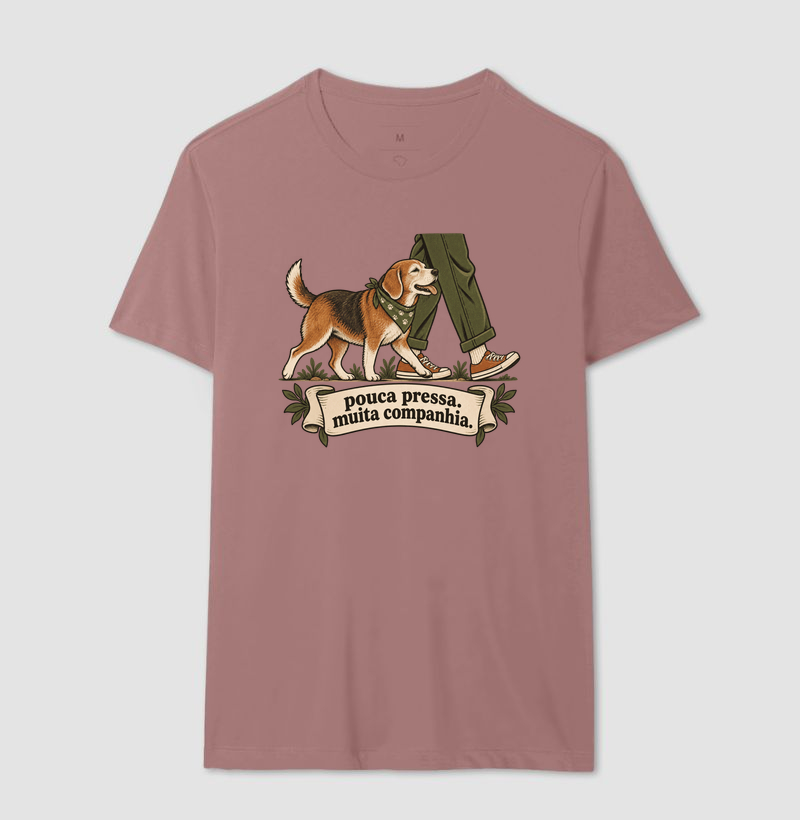 Camiseta Cachorro Idoso "pouca pressa. muita companhia." | Pelo & Pano - Imagem 16