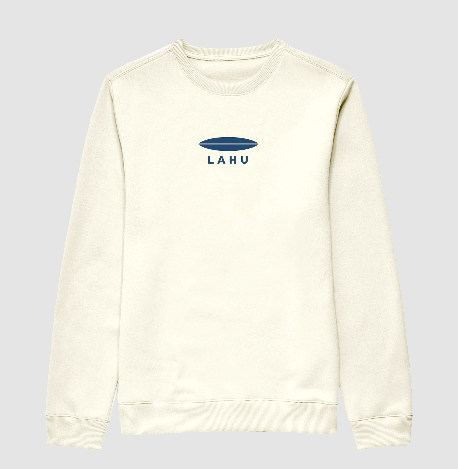 Minimalista, elegante e poderosa — essa estampa da LAHU traduz força e sofisticação em cada linha. O design limpo, com formas precisas e o azul profundo, transmite confiança e equilíbrio, evocando a energia do mar e o espírito livre de quem sabe o que quer. - Imagem 2