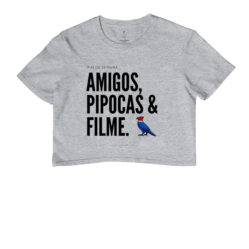 Essa estampa combina com quem tem um estilo urbano e alegre. É uma peça que comunica personalidade e bom humor, ótima para usar em encontros de fim de semana ou para presentear alguém que adora cinema e diversão. - Imagem 6