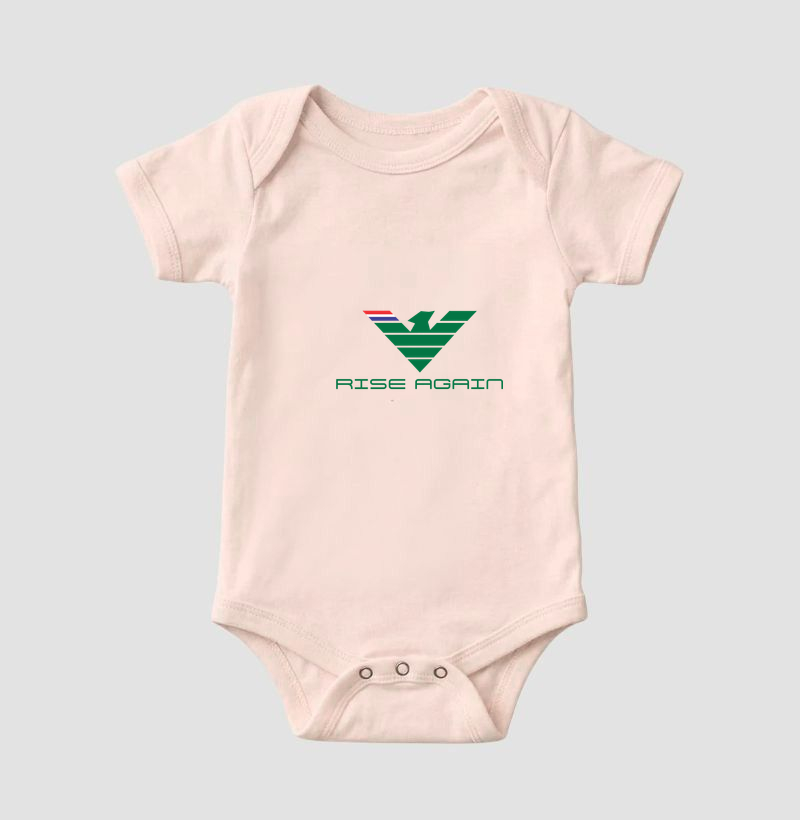 RISE AGAIN é uma estampa que simboliza força, superação e recomeços. Seu design geométrico moderno em tons de verde cria um visual elegante e cheio de personalidade. Ideal para quem acredita que sempre é possível se reinventar e seguir mais forte do que antes. 💚✨  "Levante-se. Evolua. Rise Again." - Imagem 5