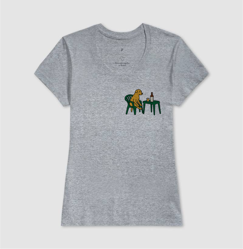 Camiseta Caramelo refletindo na mesa de um Bar - Imagem 9