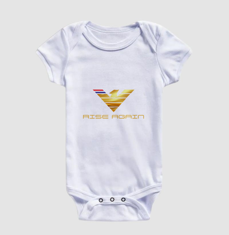 👑🦅 RISE AGAIN GOLD | A Grandeza de se Levantar Mais Forte  A estampa RISE AGAIN GOLD é uma verdadeira celebração da força, da superação e da mentalidade vencedora. Com uma imponente águia dourada no centro da composição, a arte simboliza liderança, liberdade e a capacidade de renascer diante dos desafios com ainda mais poder e determinação. - Imagem 3
