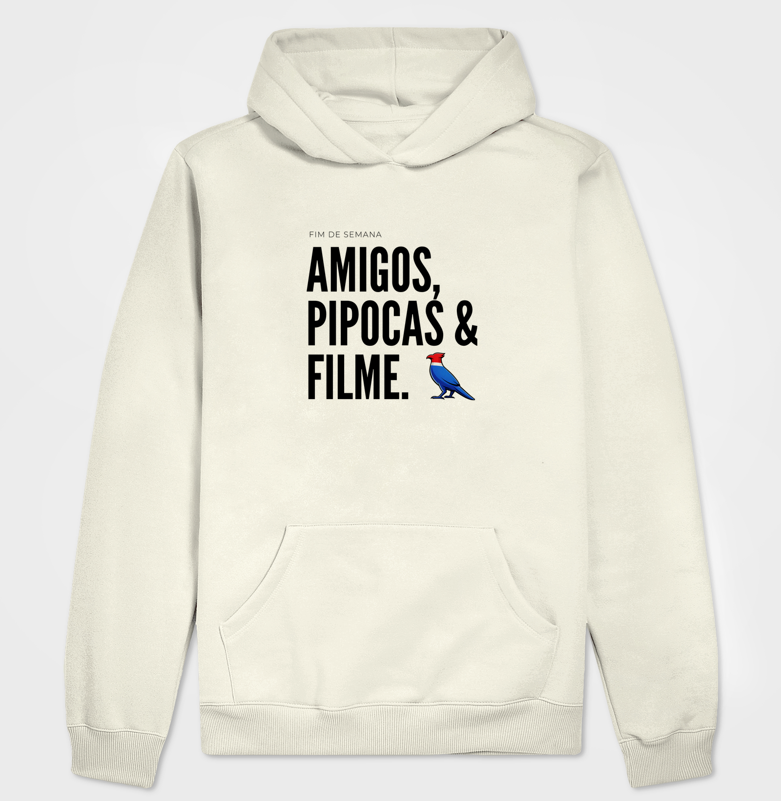 Essa estampa combina com quem tem um estilo urbano e alegre. É uma peça que comunica personalidade e bom humor, ótima para usar em encontros de fim de semana ou para presentear alguém que adora cinema e diversão. - Imagem 3