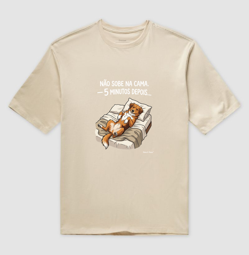 CAMISETA OVERSIZED NOSSO MASCOTE SOBE NA CAMA - Imagem 3