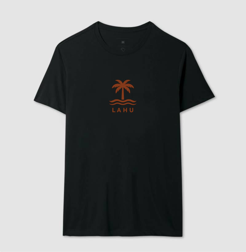 “Vista o verão o ano inteiro. A estampa LAHU é mais que um visual — é um estilo de vida. Inspirada nas praias tropicais e na leveza dos dias ensolarados, ela combina elegância natural e vibração positiva. Ideal para quem busca conforto, atitude e um toque de natureza em cada detalhe.” - Imagem 2