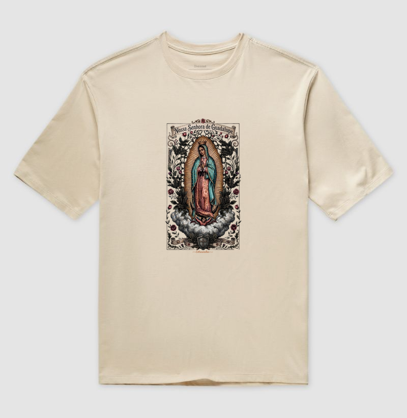 Camiseta Nossa Senhora de Guadalupe (Arte Sacra Vintage Ilustrada) - Imagem 3