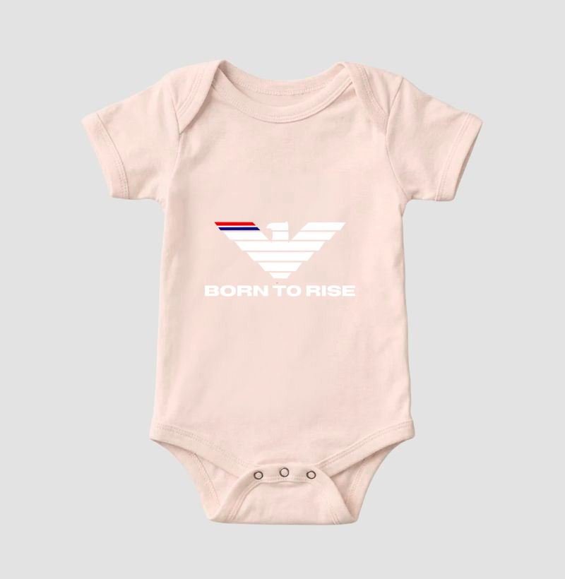 Born to Rise: Nascido para se Crescer A estampa Born to Rise é uma representação poderosa da força interior, da coragem e da determinação que impulsionam grandes conquistas. Inspirada na imponência da águia, símbolo universal de liderança, visão e liberdade, a arte transmite a mensagem de que o sucesso pertence àqueles que se recusam a desistir. - Imagem 4
