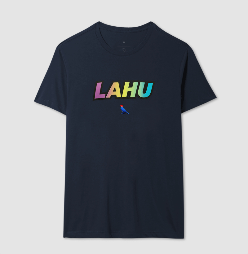 ✨Uma estampa que une o espírito criativo das ruas com a essência do sertão. LAHU aqui representa ousadia, autenticidade e pertencimento — uma marca que não segue tendências, mas as cria.  - Imagem 6