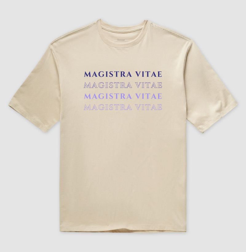 Camiseta Oversized Magistra Vitae: A História é Mestra da Vida - Imagem 3