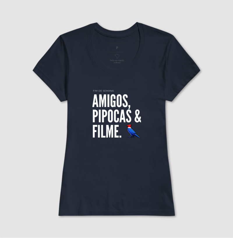  Essa estampa combina com quem tem um estilo urbano e alegre. É uma peça que comunica personalidade e bom humor, ótima para usar em encontros de fim de semana ou para presentear alguém que adora cinema e diversão.  - Imagem 6