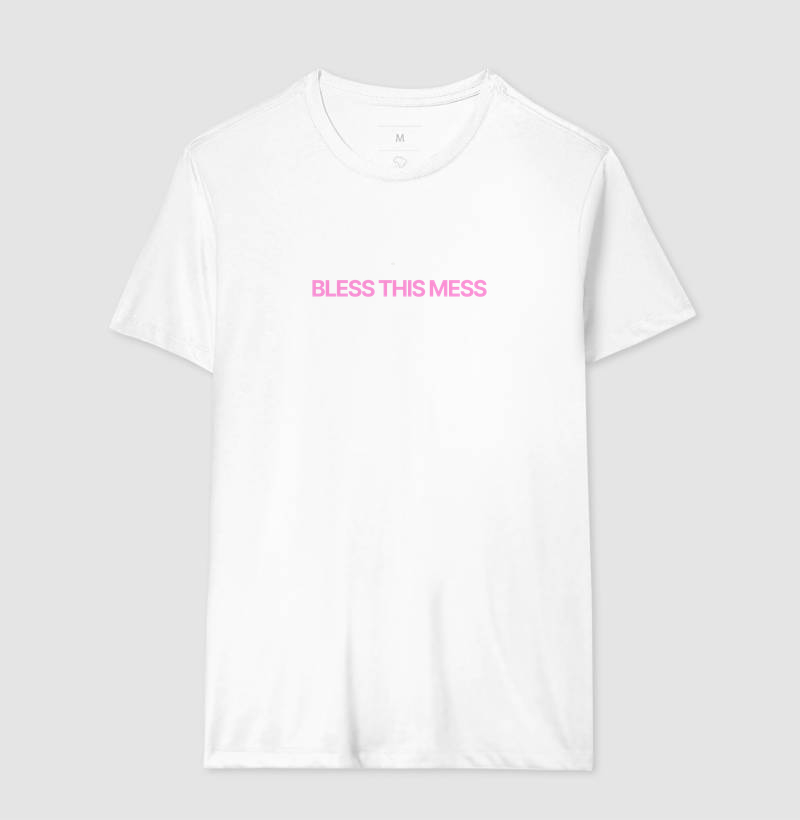 Camiseta Bless This Mess - Imagem 4