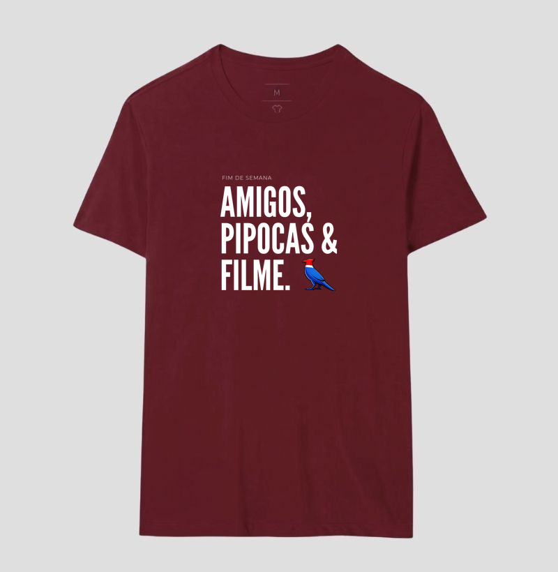  Essa estampa combina com quem tem um estilo urbano e alegre. É uma peça que comunica personalidade e bom humor, ótima para usar em encontros de fim de semana ou para presentear alguém que adora cinema e diversão.  - Imagem 16