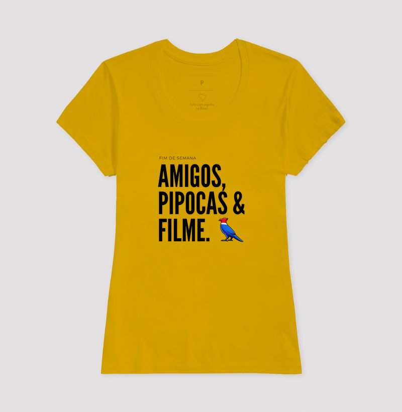 Essa estampa combina com quem tem um estilo urbano e alegre. É uma peça que comunica personalidade e bom humor, ótima para usar em encontros de fim de semana ou para presentear alguém que adora cinema e diversão. - Imagem 13