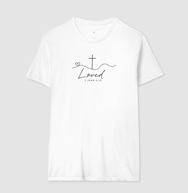 Camiseta Cristã Loved — 1 João 4:19 - Imagem 2