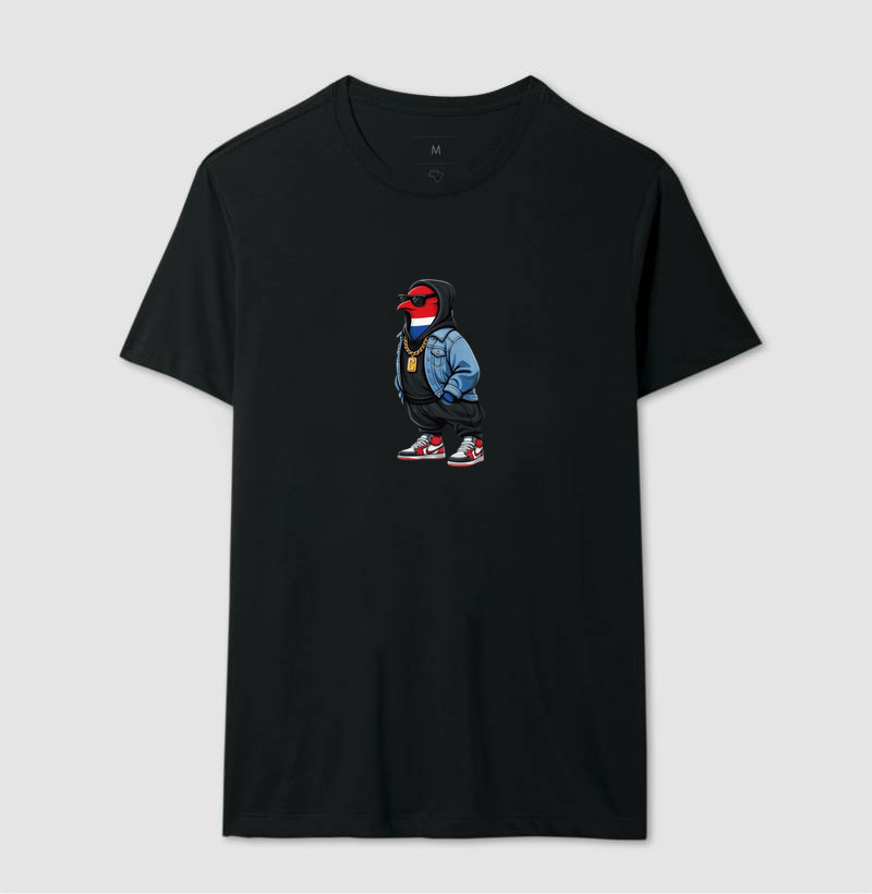 Essa estampa é puro estilo das ruas — com atitude que domina o visual streetwear! Vista essa camiseta e mostre que você tem flow, estilo e atitude em cada passo. - Imagem 2