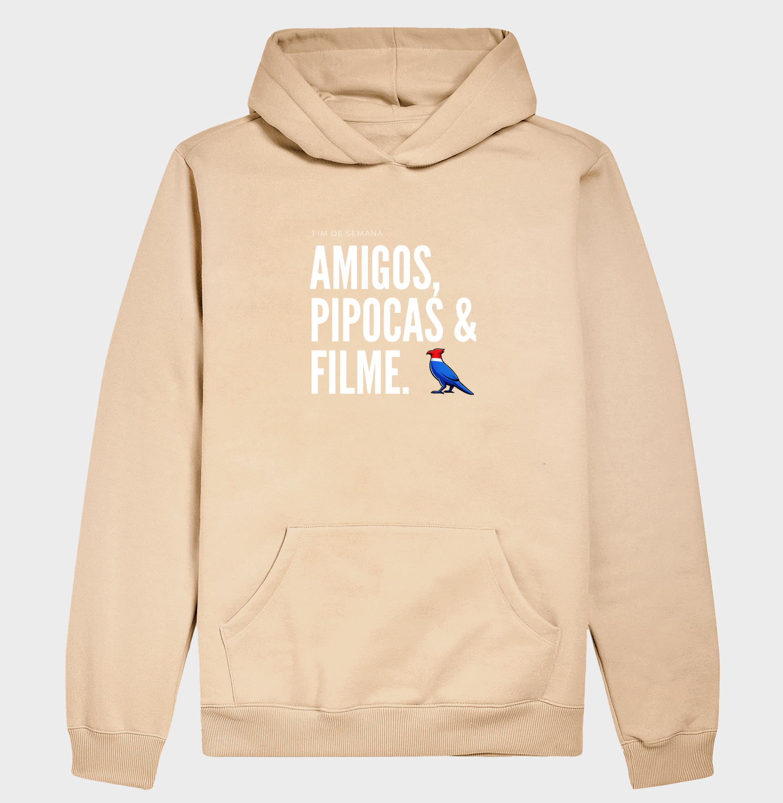  Essa estampa combina com quem tem um estilo urbano e alegre. É uma peça que comunica personalidade e bom humor, ótima para usar em encontros de fim de semana ou para presentear alguém que adora cinema e diversão.  - Imagem 5