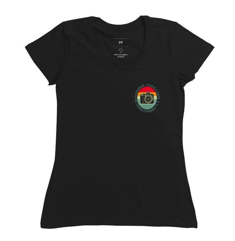 Camiseta feminina a luz é a tinta  - Imagem 3