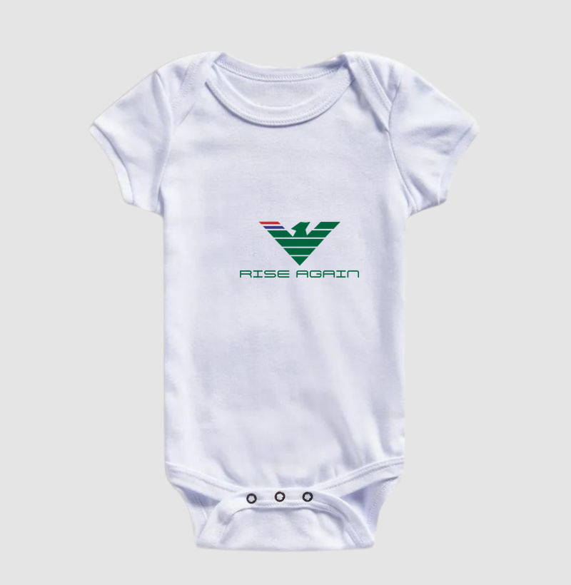 RISE AGAIN é uma estampa que simboliza força, superação e recomeços. Seu design geométrico moderno em tons de verde cria um visual elegante e cheio de personalidade. Ideal para quem acredita que sempre é possível se reinventar e seguir mais forte do que antes. 💚✨  "Levante-se. Evolua. Rise Again." - Imagem 3