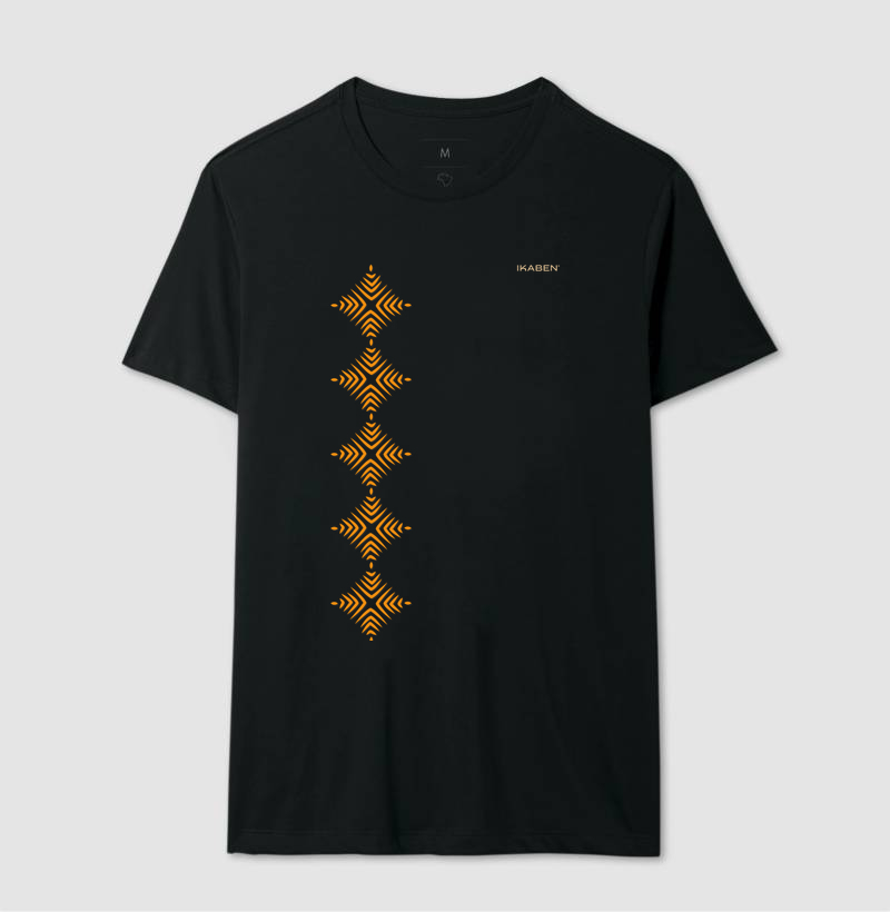 T-shirt Indígena- Grafismo Tsamata Piruara – A Escama que Guarda o Movimento do Rio - Imagem 2