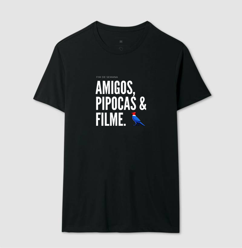  Essa estampa combina com quem tem um estilo urbano e alegre. É uma peça que comunica personalidade e bom humor, ótima para usar em encontros de fim de semana ou para presentear alguém que adora cinema e diversão.  - Imagem 2