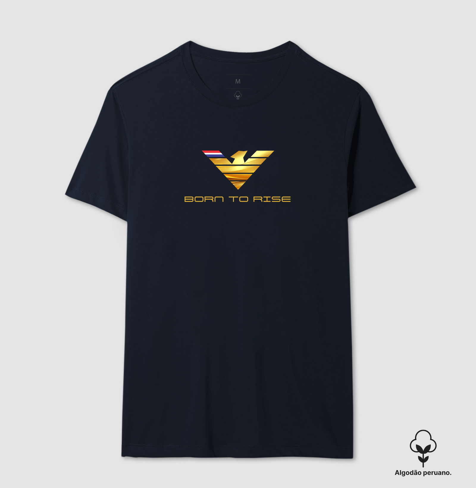 👑🦅 BORN TO RISE | A Grandeza de Quem Nasceu para Conquistar A estampa Born to Rise é uma verdadeira obra de arte que transmite poder, excelência e liderança. Com uma águia majestosa em dourado reluzente, símbolo universal de visão, liberdade e força, esta criação representa aqueles que não se contentam com o comum e estão sempre em busca de voos mais altos. - Imagem 6
