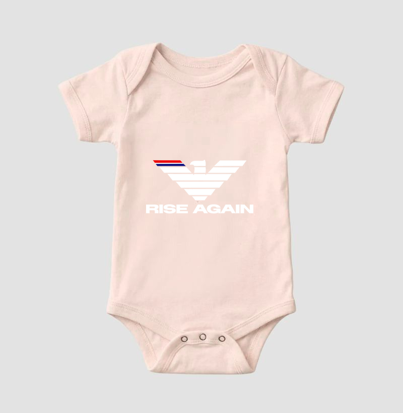 A estampa "Rise Again" é a representação visual da força de quem nunca desiste. Com uma águia estilizada de traços marcantes e design moderno, a arte simboliza poder, foco e a capacidade de se reerguer mais forte após cada batalha. - Imagem 4