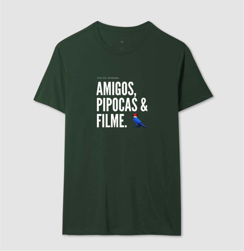  Essa estampa combina com quem tem um estilo urbano e alegre. É uma peça que comunica personalidade e bom humor, ótima para usar em encontros de fim de semana ou para presentear alguém que adora cinema e diversão.  - Imagem 10