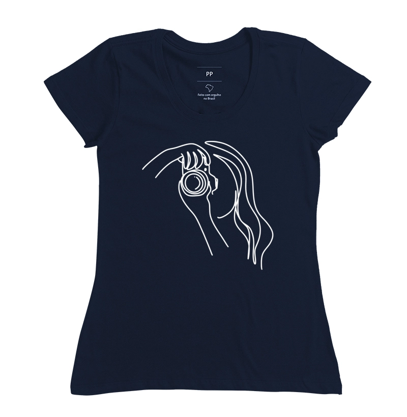 Camiseta feminina mulher fotografando - Imagem 4