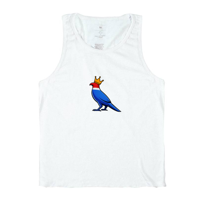 👑 O Carcará colocou sua coroa!  Mais que uma estampa, é um grito de orgulho nordestino. O Rei do Sertão surge com suas cores vibrantes — vermelho, branco e azul — representando a força, coragem e resistência de um povo que nunca se curva diante das dificuldades. - Imagem 2