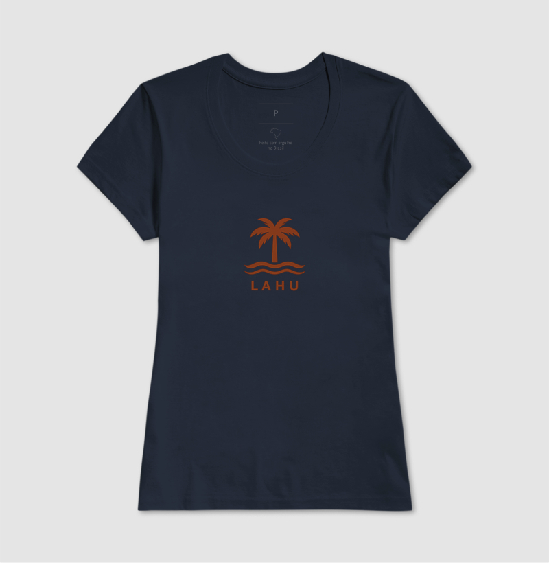 “Vista o verão o ano inteiro. A estampa LAHU é mais que um visual — é um estilo de vida. Inspirada nas praias tropicais e na leveza dos dias ensolarados, ela combina elegância natural e vibração positiva. Ideal para quem busca conforto, atitude e um toque de natureza em cada detalhe.” - Imagem 7