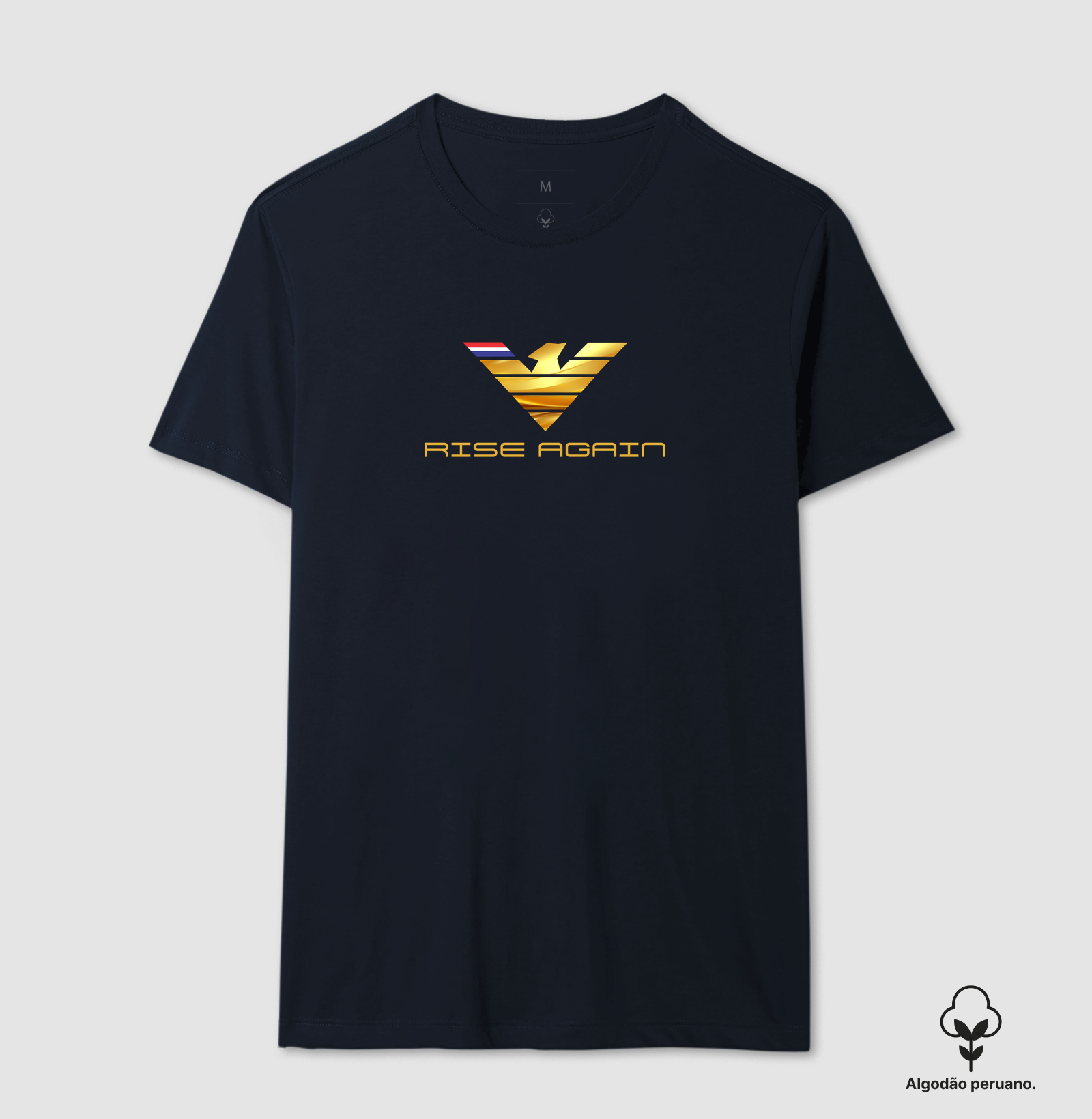 👑🦅 RISE AGAIN GOLD | A Grandeza de se Levantar Mais Forte  A estampa RISE AGAIN GOLD é uma verdadeira celebração da força, da superação e da mentalidade vencedora. Com uma imponente águia dourada no centro da composição, a arte simboliza liderança, liberdade e a capacidade de renascer diante dos desafios com ainda mais poder e determinação. - Imagem 2
