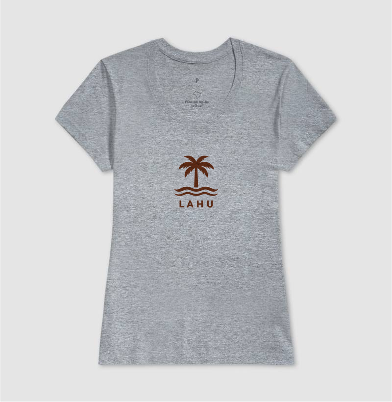 “Vista o verão o ano inteiro. A estampa LAHU é mais que um visual — é um estilo de vida. Inspirada nas praias tropicais e na leveza dos dias ensolarados, ela combina elegância natural e vibração positiva. Ideal para quem busca conforto, atitude e um toque de natureza em cada detalhe.” - Imagem 9