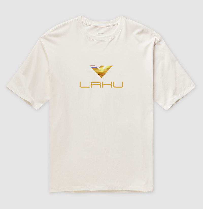 LAHU — DOURADO, IMPONENTE, INESQUECÍVEL ✨ Sobre o BRANCO profundo que abraça tudo, o ouro brilha com força própria — não pede atenção, a impõe. Acima, o símbolo que carrega a essência: traços nobres, brilho metálico que captura o olhar, a fênix erguida em tons de realeza — renascimento, vitória, poder. - Imagem 4