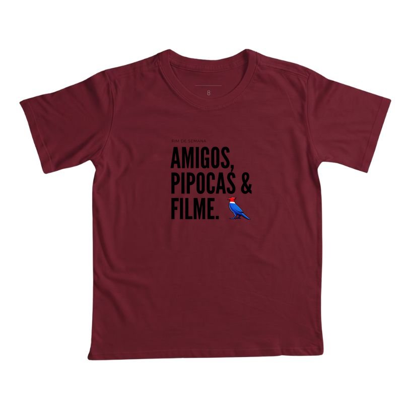 Essa estampa combina com quem tem um estilo urbano e alegre. É uma peça que comunica personalidade e bom humor, ótima para usar em encontros de fim de semana ou para presentear alguém que adora cinema e diversão. - Imagem 4