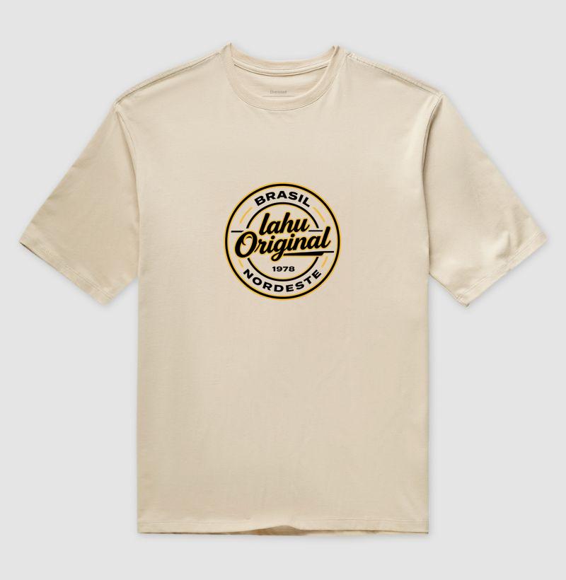 🔥 Essa estampa é um verdadeiro ícone de identidade e orgulho regional! O design circular, com traços firmes e cores intensas — vermelho, amarelo e preto — transmite força, tradição e autenticidade. - Imagem 3