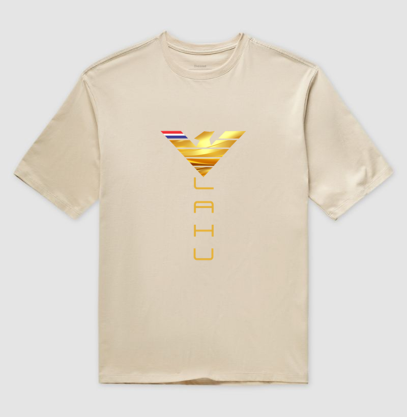 👑🦅 LAHU GOLD | A Essência da Grandeza  A estampa LAHU GOLD é uma poderosa representação de força, conquista e identidade. Com sua majestosa águia dourada posicionada acima do nome LAHU, esta arte simboliza a jornada daqueles que transformam desafios em vitórias e sonhos em realidade. - Imagem 3