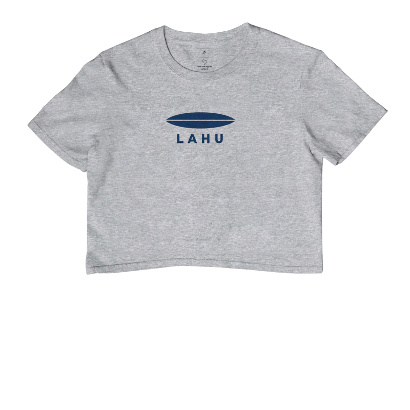 Minimalista, elegante e poderosa — essa estampa da LAHU traduz força e sofisticação em cada linha. O design limpo, com formas precisas e o azul profundo, transmite confiança e equilíbrio, evocando a energia do mar e o espírito livre de quem sabe o que quer. - Imagem 6