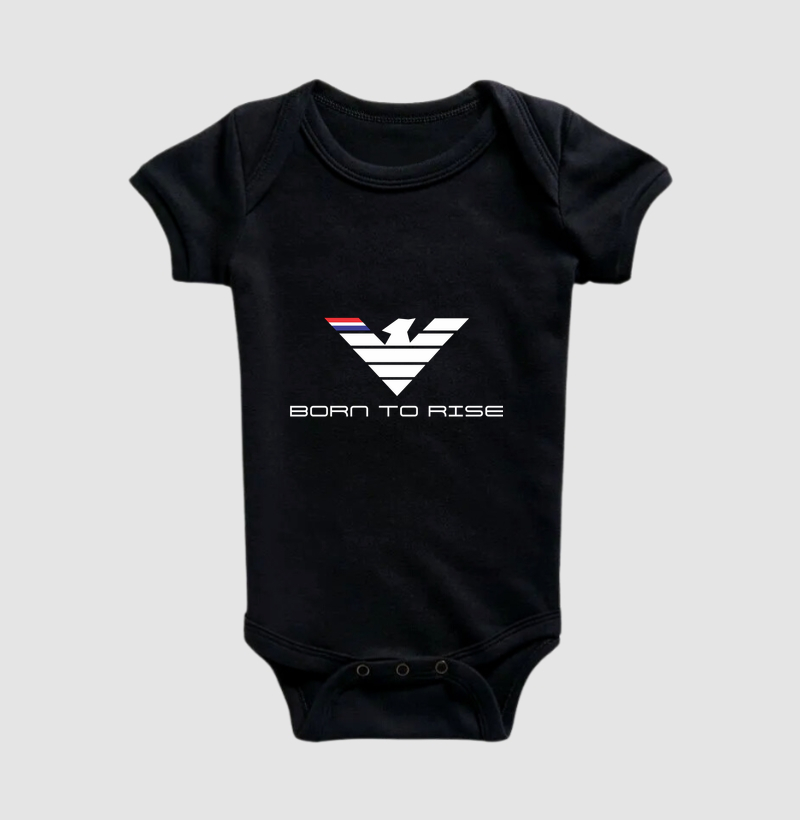Born to Rise: Nascido para se Crescer A estampa Born to Rise é uma representação poderosa da força interior, da coragem e da determinação que impulsionam grandes conquistas. Inspirada na imponência da águia, símbolo universal de liderança, visão e liberdade, a arte transmite a mensagem de que o sucesso pertence àqueles que se recusam a desistir. - Imagem 2