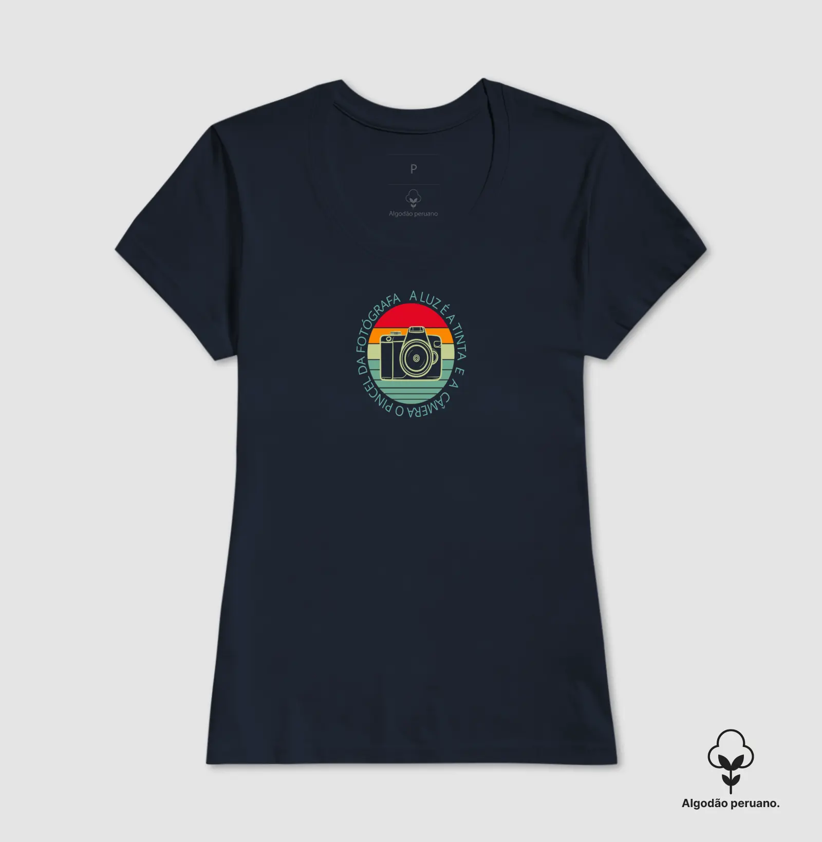 Camiseta Premium feminina algodão Peruano a luz é a tinta - Imagem 4