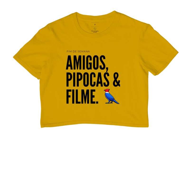 Essa estampa combina com quem tem um estilo urbano e alegre. É uma peça que comunica personalidade e bom humor, ótima para usar em encontros de fim de semana ou para presentear alguém que adora cinema e diversão. - Imagem 8