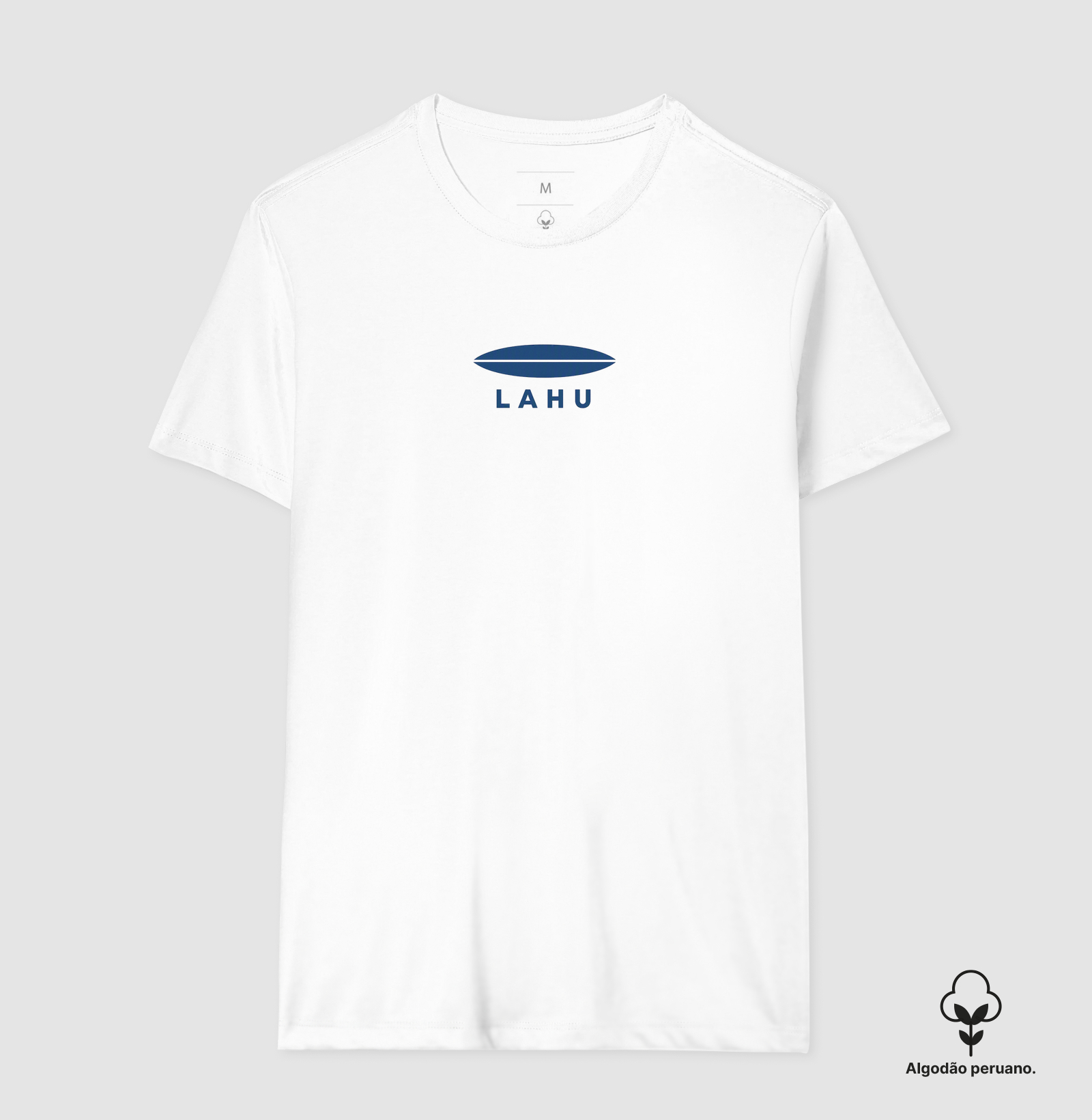 Minimalista, elegante e poderosa — essa estampa da LAHU traduz força e sofisticação em cada linha. O design limpo, com formas precisas e o azul profundo, transmite confiança e equilíbrio, evocando a energia do mar e o espírito livre de quem sabe o que quer. - Imagem 3