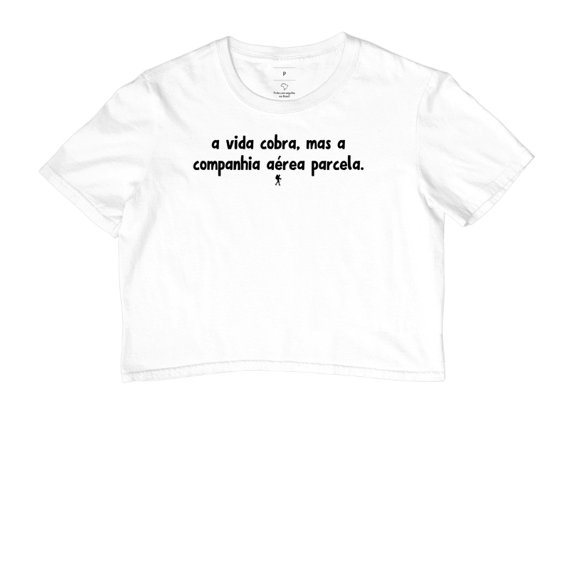 Camiseta A Vida Cobra mas a Companhia Aerea Parcela | Humor Viagem Tipografia | Colecao Viciados em Viagem - Imagem 3