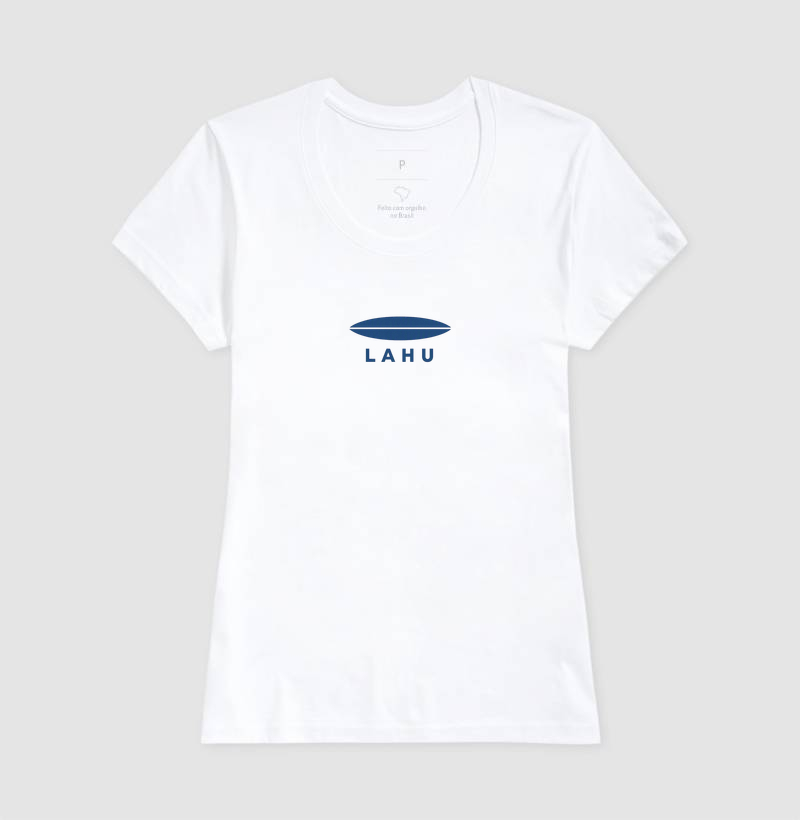 Minimalista, elegante e poderosa — essa estampa da LAHU traduz força e sofisticação em cada linha. O design limpo, com formas precisas e o azul profundo, transmite confiança e equilíbrio, evocando a energia do mar e o espírito livre de quem sabe o que quer. - Imagem 5