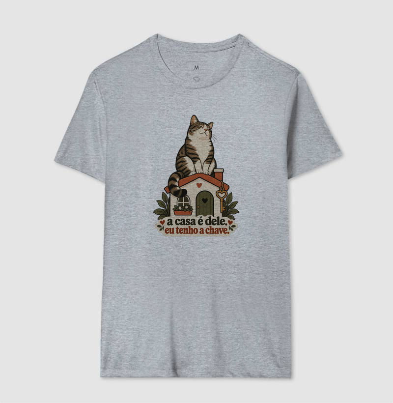 Camiseta Gato Humor "a casa é dele. eu tenho a chave." | Pelo & Pano - Imagem 8