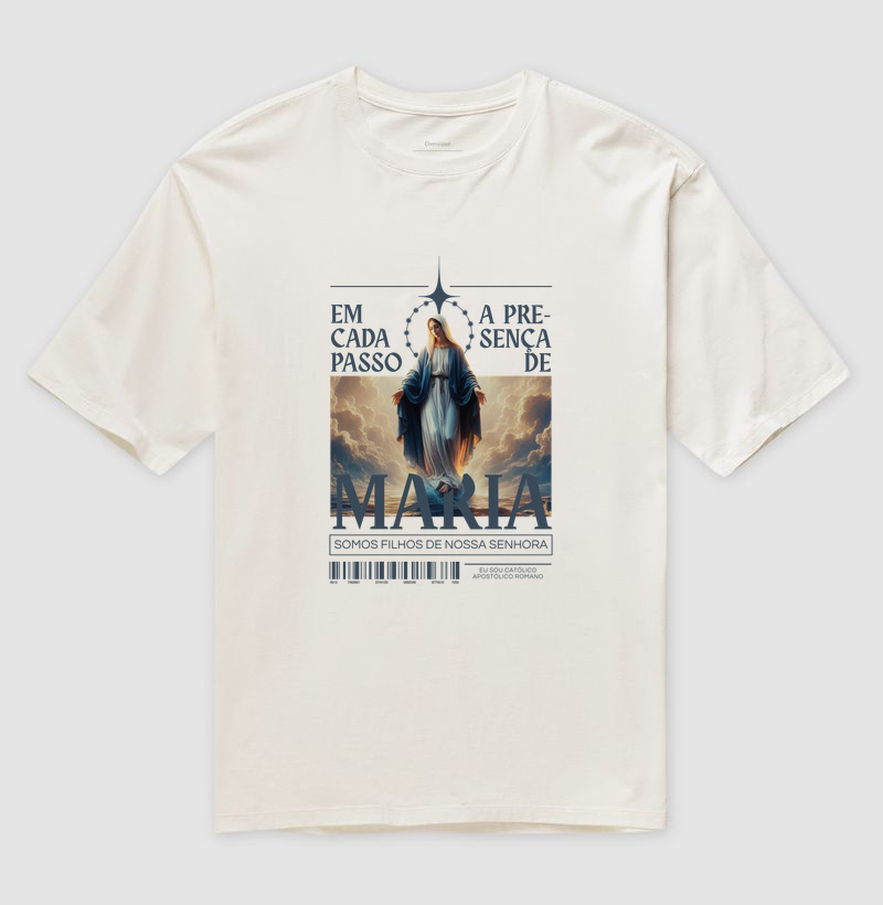 Camiseta Oversized Em Cada Passo A Presença de Maria - Imagem 4