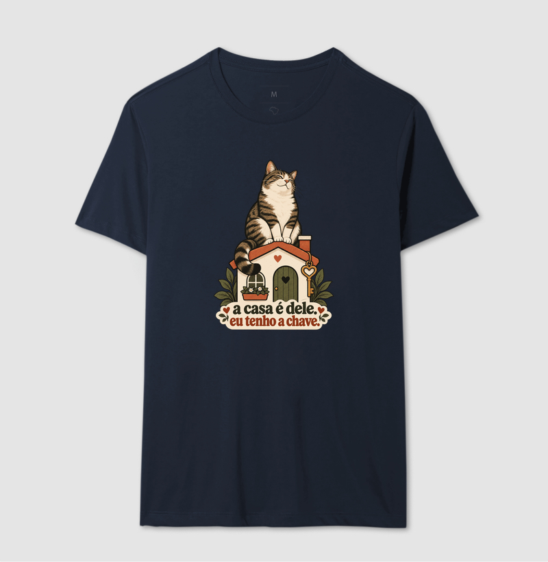 Camiseta Gato Humor "a casa é dele. eu tenho a chave." | Pelo & Pano - Imagem 6