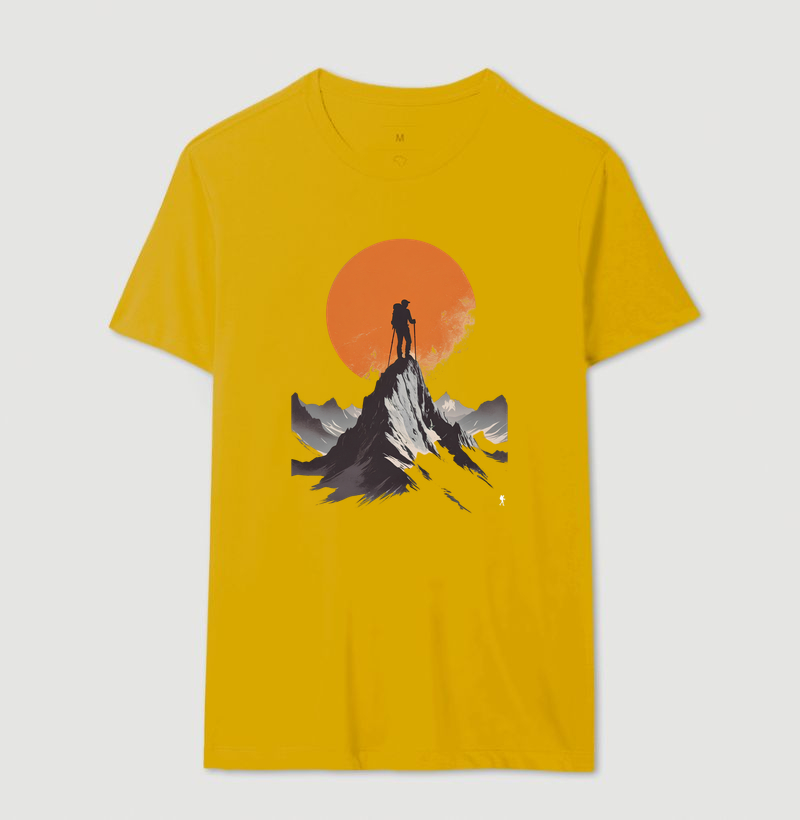 Camiseta Trilheiro no Topo da Montanha | Sol Laranja Silhueta Aventura | Colecao Fashion Travel - Imagem 17