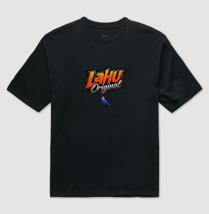  estilo moderno, minimalista e cheio de personalidade. Confeccionada em tecido leve e confortável, é perfeita para quem gosta de unir moda e autenticidade. A estampa Lahu dá aquele toque urbano e descolado, ideal para compor looks casuais e destacar sua identidade." - Imagem 2