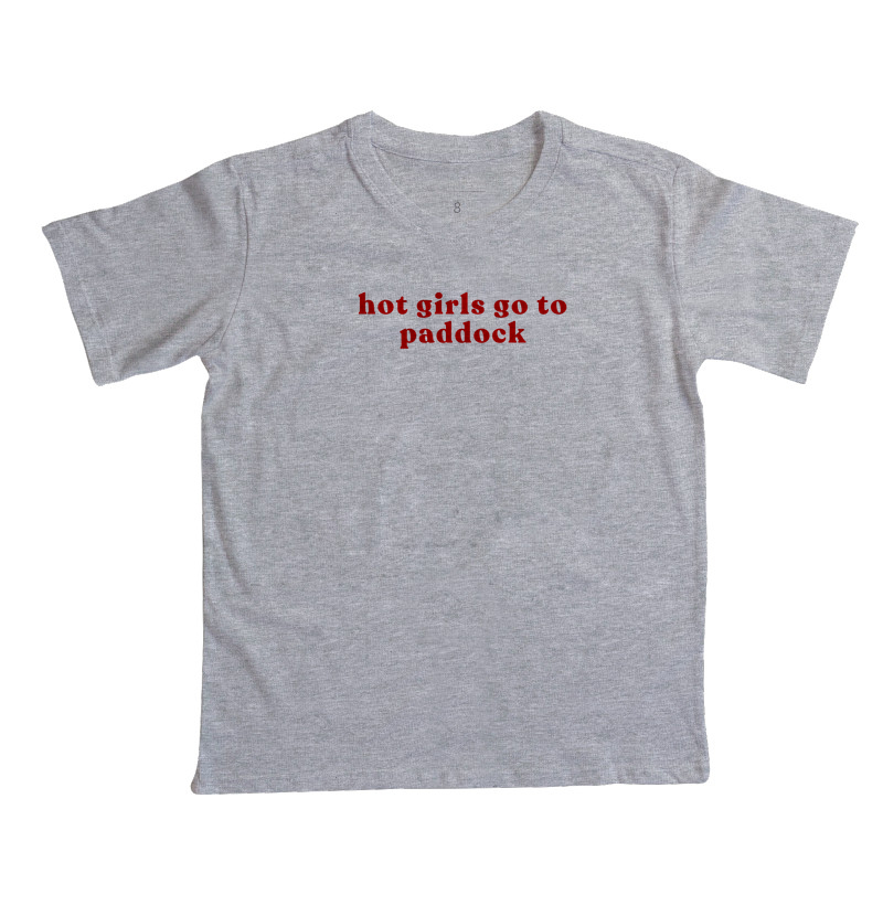 Hot girls go to paddock - Imagem 3